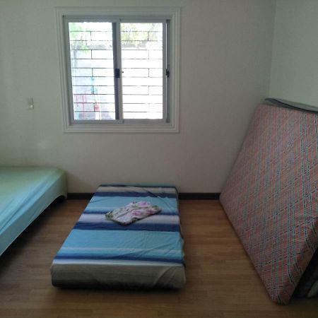 Cat Japanese Only At Uh Huh House Hostel Cebu Exterior photo