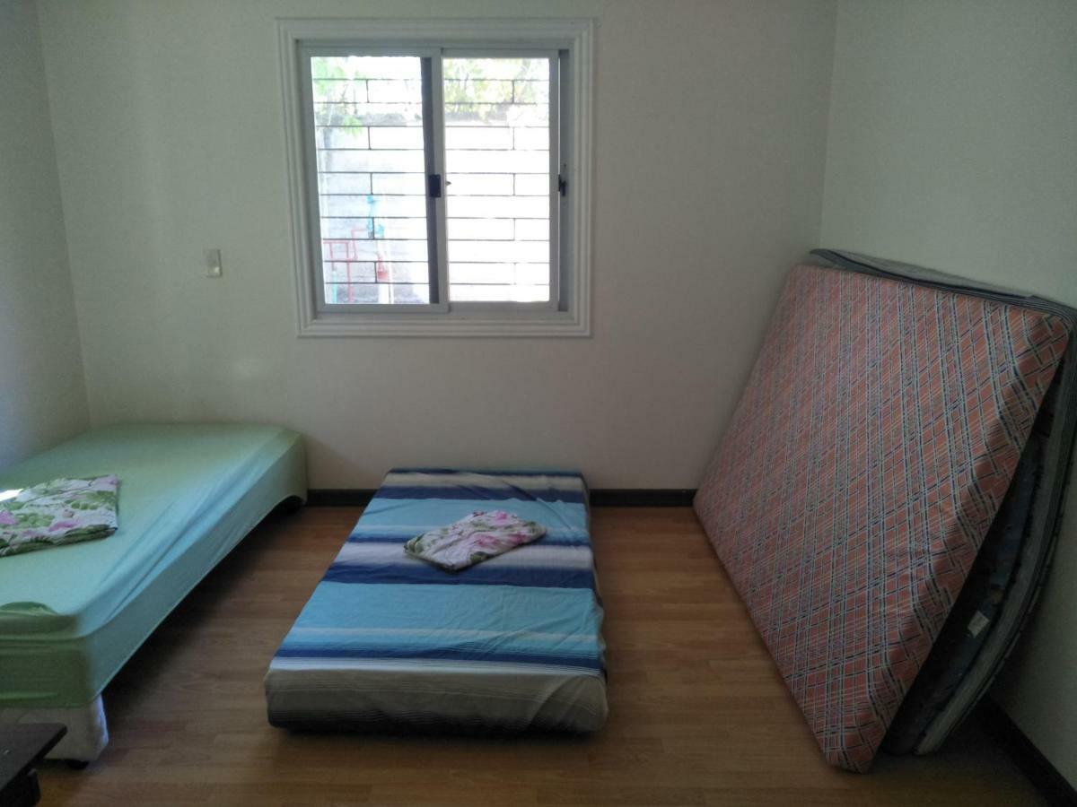 Cat Japanese Only At Uh Huh House Hostel Cebu Exterior photo